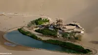 Menakjubkan! Oasis Berusia 2.000 Tahun di Tengah Gurun China
