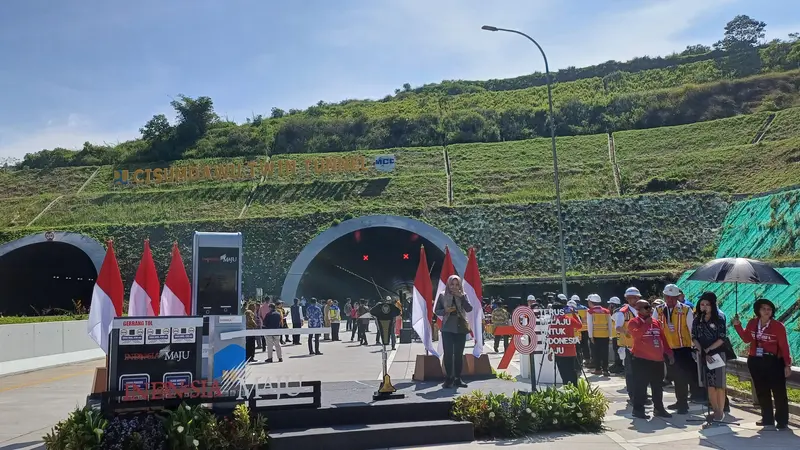 Presiden Joko Widodo (Jokowi) akan meresmikan Jalan Tol Cisumdawu (Cileunyi-Sumedang-Dawuan) pada Selasa, 11 Juli 2023.