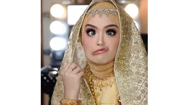 7 Pesona Vebby Palwinta dalam Balutan Busana Pengantin, Diduga Lamaran