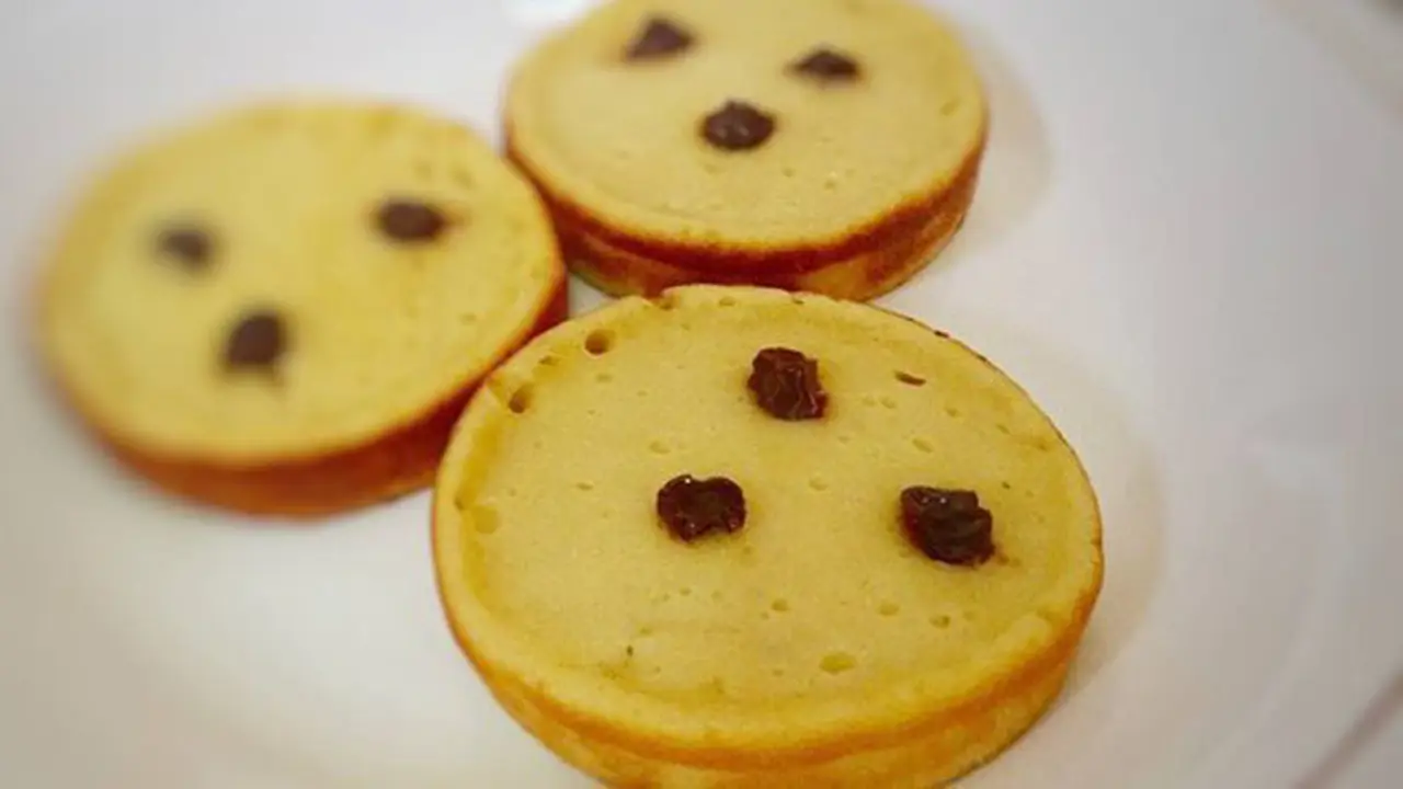 Kue Lumpur Roti Tawar/Copyright Shutterstock