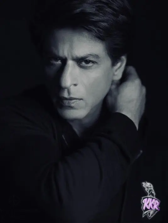 Gara-gara memerankan seorang tokoh preman di film Raees, Shahrukh Khan dituduh melakukan fitnah. Ia pun hampir dipenjara dan harus membayar denda yang jumlahnya tak sedikit. (Foto: instagram.com/iamsrk)