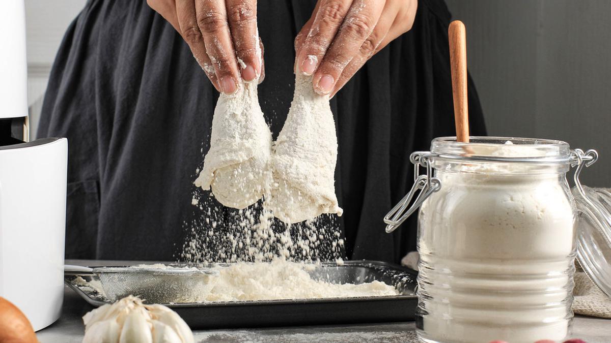 Agar Tak Mubazir, Ini Trik Menyimpan Sisa Tepung Ayam Krispi Supaya Awet