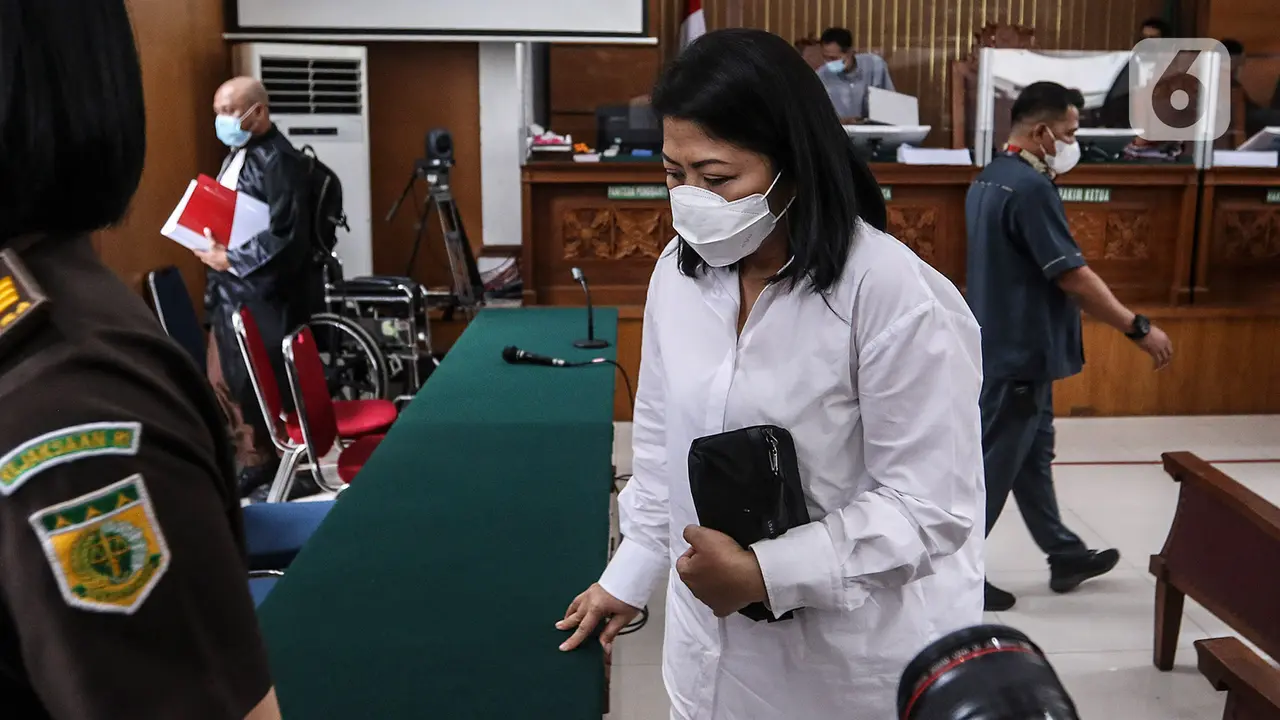 Begini Ekspresi Putri Candrawathi saat Dituntut 8 Tahun Penjara Kasus Pembunuhan Brigadir J