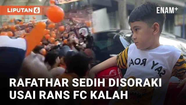 Rafathar kembali jadi sorotan karena sedih. Lantaran namanya disoraki suporter usai RANS FC, klub sang ayah, Raffi Ahmad kalah dari Persija Jakarta di laga persahabatan. Sorakan 'Rafathar nangis' viral hingga membuat putra Raffi Ahmad itu mengadu.