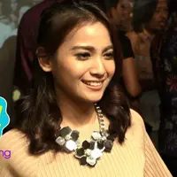 Acha Septriasa ikut bermain dalam film Kartini dan berguru bahasa Jawa bersama Dian Sastrowardoyo.