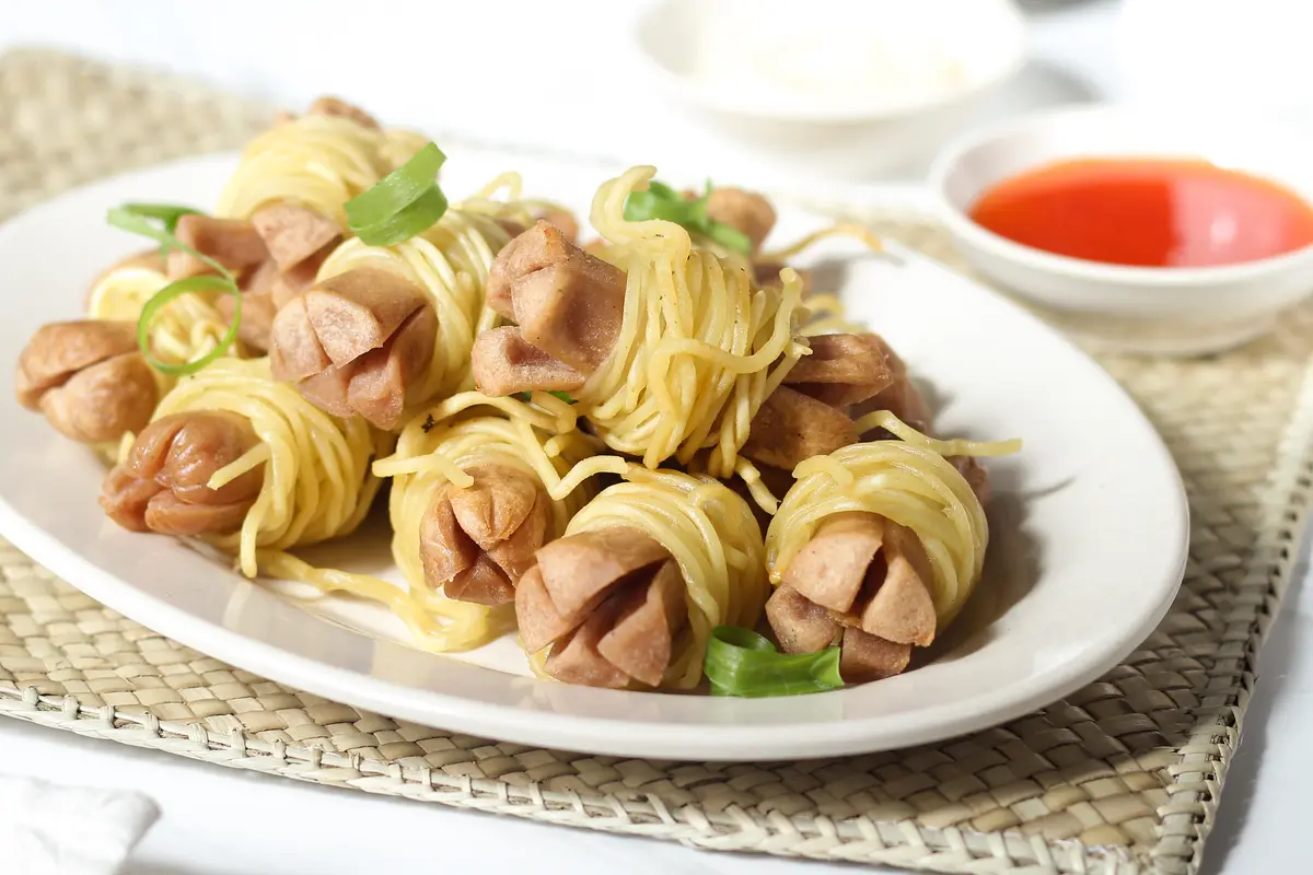 sosis gulung mie
