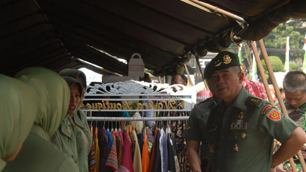 Bazar Hut Ke-55 Kostrad, Paket Sembako Dijual Lebih Murah 67%