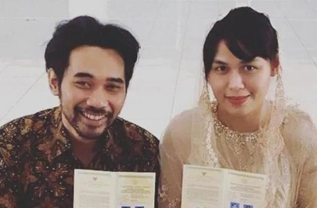 12 Artis ini buktikan menikah di KUA tetap sakral dan berkesan