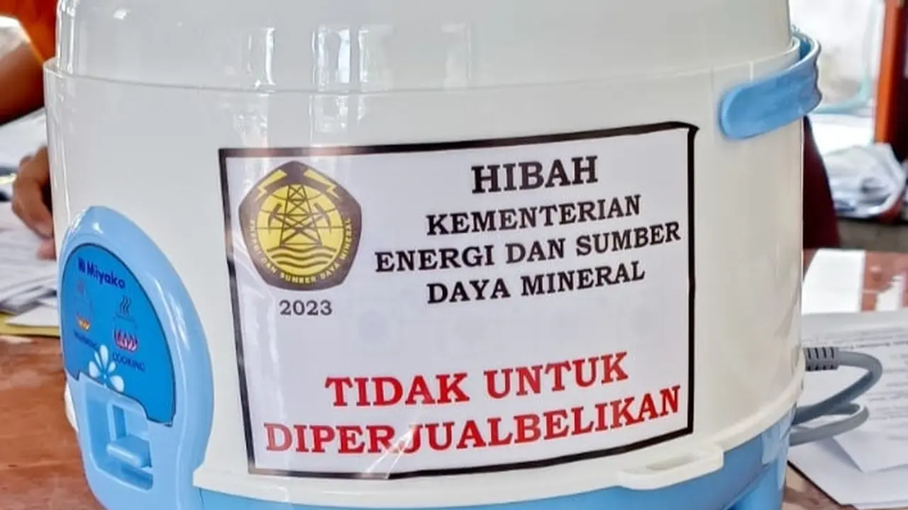 Alat Masak Listrik berupa Rice Cooker dari Kementerian ESDM RI (Istimewa)