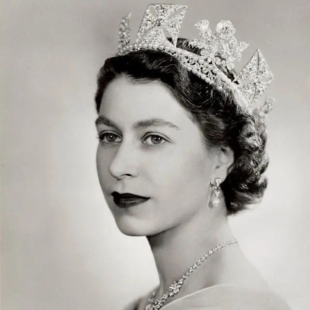 Koleksi Tiara Ratu Elizabeth II