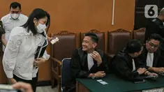 Terdakwa kasus pembunuhan berencana Brigadir Yosua Hutabarat, Putri Candrawathi tiba untuk menjalani sidang lanjutan di Pengadilan Negeri Jakarta Selatan, Jakarta, Kamis (2/2/2023). Sidang tersebut beragendakan pembacaan duplik oleh penasihat hukum terdakwa. (Liputan6.com/Faizal Fanani)