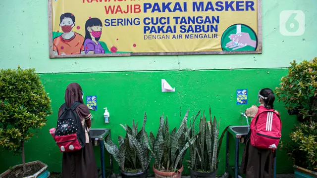 Uji coba pembelajaran tatap muka hari pertama