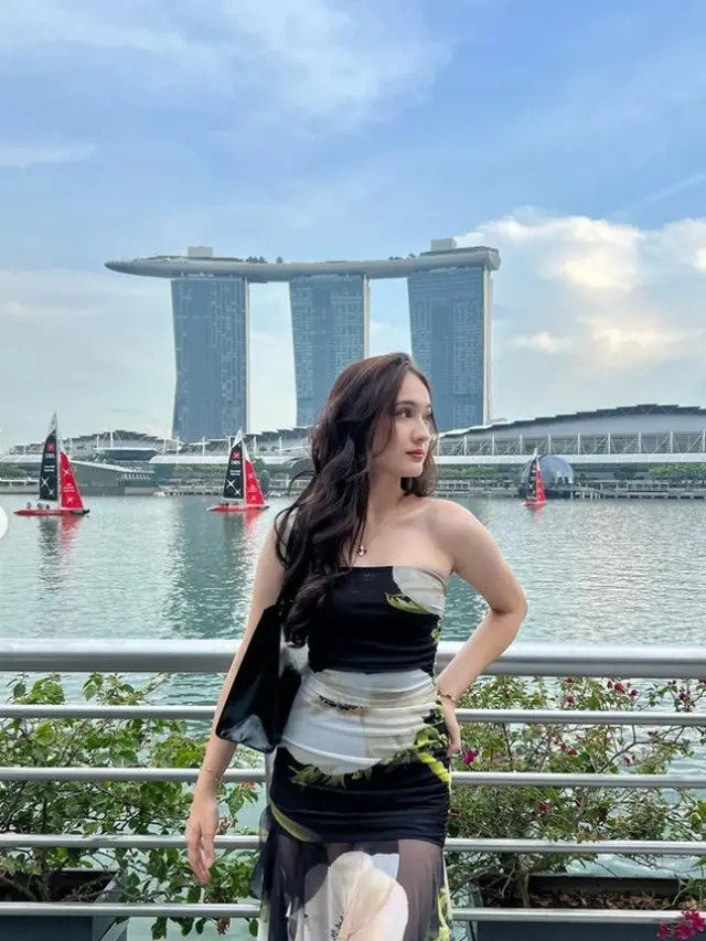 Potret Laura Moane di Marina Bay Sands (Instagram/@its_lauramoane2)