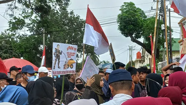 Aksi warga menolak stockpile batu bara