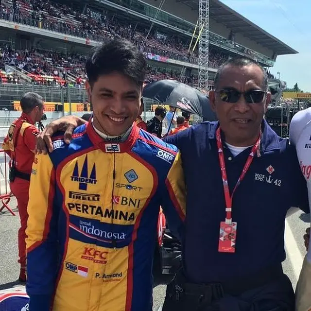 Potret Terbaru Philo Paz Armand Mantan Azizah Salsha