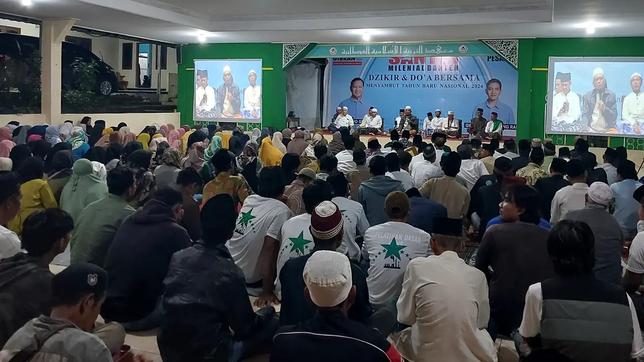 Santri Milenial Banten Gelar Doa dan Dzikir Bersama Menyambut Tahun Baru 2024. (Minggu, 31/12/2023). (Yandhi Deslatama/Liputan6.com).