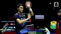 Pebulutangkis Tunggal Putra Indonesia, Jonatan Christie saat melawan Kanta Tsuneyama (Jepang) pada babak kedua turnamen Indonesia Open 2023 di Istora Gelora Bung Karno, Jakarta, Rabu (14/6/2023). (Liputan6.com/Helmi Fithriansyah)