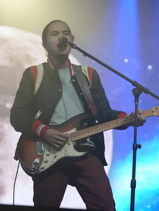 "Iya merestui dong. Menurut saya (Dul dan Tissa) serasi. Ya seperti saya sama Mulan lah," pungkas Ahmad Dhani.
 (Instagram/duljaelani)