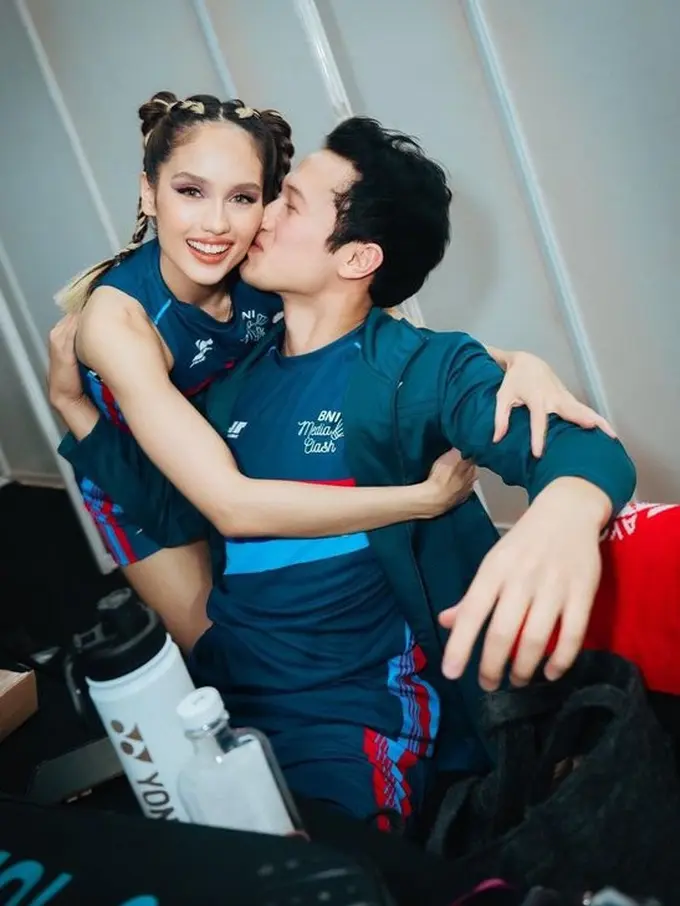 [Fimela] Cinta Laura dan Arya Vasco