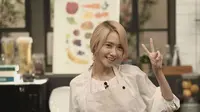 Yoona menjajal melakukan pekerjaan dapur dalam reality show yang dibintangi personel Girls Generation.