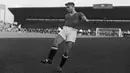 Gelandang - Duncan Edwards. Gelandang trampil, kuat dan penuh stamina. Bobby Charlton menganggap Duncan adalah tandem terbaik, namun sayang Duncan meninggal dunia akibat insiden Munchen. (101greatgoals.com)