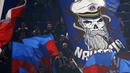 Suporter PSG membentangkan spanduk dan banner untuk mendukung timnya melawan Caen  pada lanjutan Ligue 1 Prancis di Parc des Princes stadium, Paris, (20/12/2017). PSG menang 3-1.  (AP/Francois Mori)