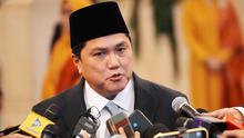 Erick Thohir menggantikan posisi Dito Ariotedjo sebagai Menteri Pemuda dan Olahraga (Menpora). Dengan dilantiknya Erick Thohir menjadi Menpora, kursi Menteri BUMN sementara kosong. Belum ada pengganti Erick Thohir sebagai Menteri BUMN. (AP Photo/Achmad Ibrahim)