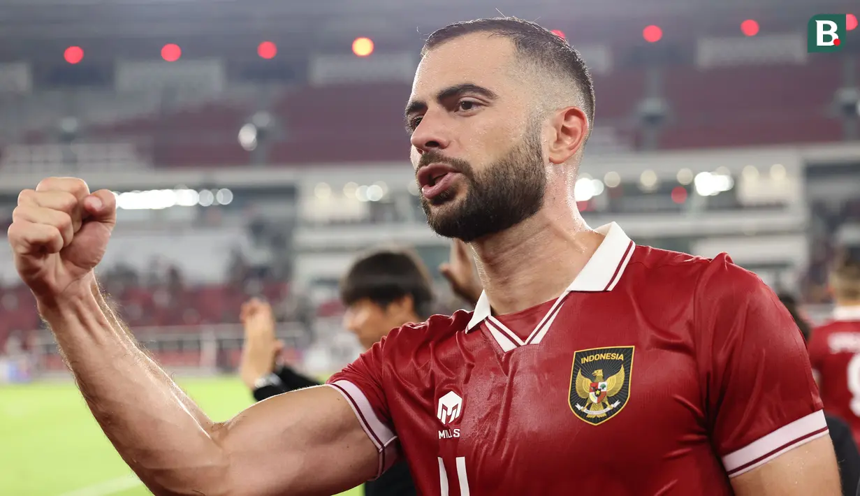 Jordi Amat. Bek tengah naturalisasi kelahiran Spanyol berusia 30 tahun yang sejak 1 Juli 2022 memperkuat Johor Darul Ta'zim ini menjadi pemain dengan nilai pasar tertinggi di kubu Timnas Indonesia pada ajang Piala AFF 2022. Setelah dicoretnya Sandy Walsh, Jordi Amat yang berbanderol 1 juta euro atau setara Rp16,7 miliar otomatis menjadi pemain termahal Timnas Garuda. Bersama Timnas Indonesia, ia baru mengoleksi satu caps saat menang 2-1 atas Kamboja pada matchday pertama fase grup Piala AFF 2022 (23/12/2022). (Bola.com/M Iqbal Ichsan)
