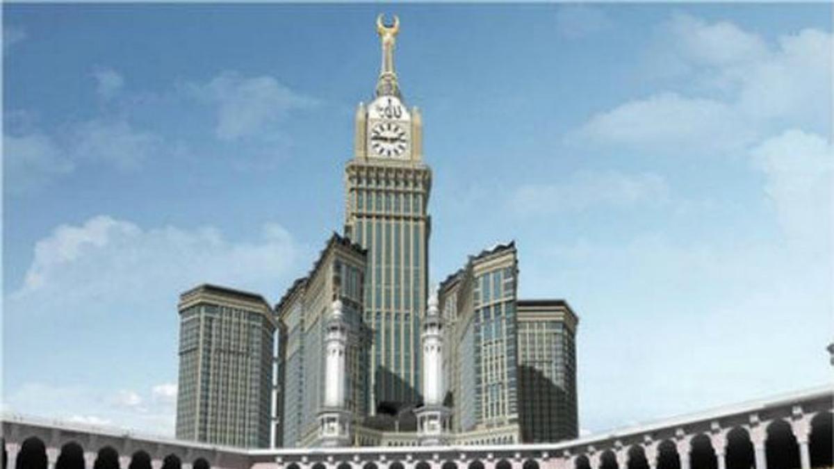 Dear Jemaah Haji 2025.. Jangan Lupa Kunjungi Menara Jam Raksasa Makkah, Ikon Megah Berbiaya Fantastis