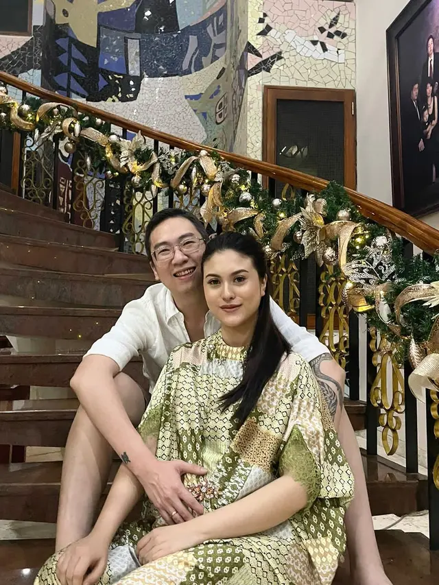 Segera Melahirkan, Ini 7 Potret Marcella Daryanani dan Suami saat Hamil