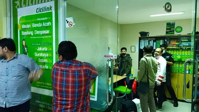 Sejumlah calon penumpang di Bandara Pekanbaru mendatangi perwakilan maspakai Citilink untuk refund tiket.