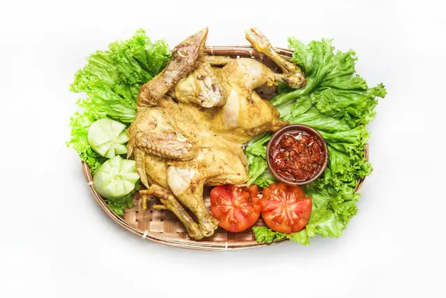 5. Resep Ayam Goreng Ungkep Kuning
