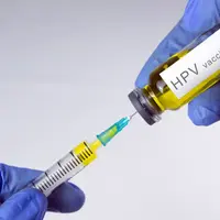 Cegah Kanker Serviks dengan Vaksin HPV (OneSideProFoto/Shutterstock)