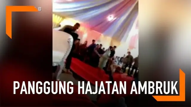 Sebuah panggung hajatan ambruk di Kali Pasir, Kapuk, Cengkareng. Akibatnya, mulai dari pengantin sampai tamu undangan tercebur ke kali.