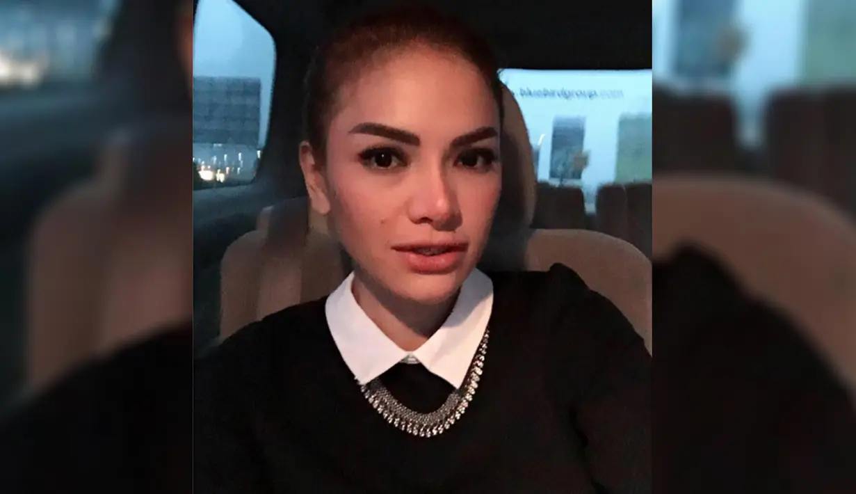 Nikita Mirzani, merintis usaha menjual busana renang atau bikini (instagram.com/nikitamirzanimawardi)