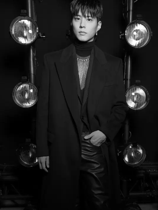 Park Bo Gum pun turut hadir Fashion show yang diiringi lagu-lagu ritmis yang dibawakan, ditulis, dan diaransemen oleh Gustaf, band punk yang sedang naik daun dari Brooklyn, New York.