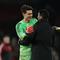 Kepa Arrizabalaga bersama Mikel Arteta saat Arsenal mengalahkan Crystal Palace di perempat final Carabao Cup. (Adrian Dennis / AFP)