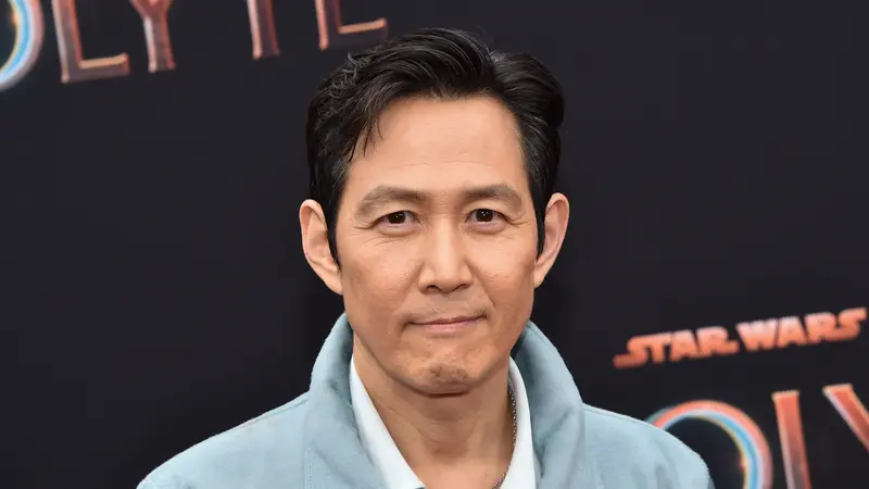 Aktor Korea Selatan Lee Jung-jae menghadiri acara peluncuran serial Star Wars orisinal baru Disney+ dan Lucasfilm "The Acolyte" di teater El Capitan di Hollywood, California, 23 Mei 2024. Chris DELMAS / AFP