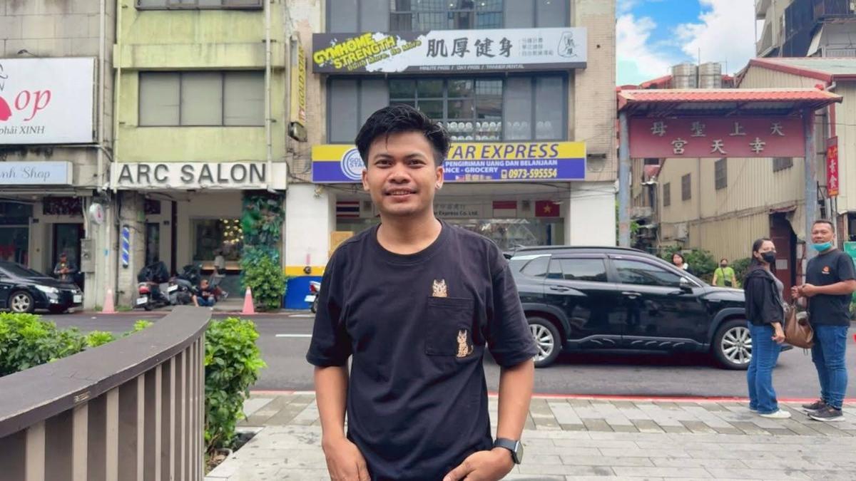 Kisah Viral Deni Setiawan Migran Indonesia Saat Beli Kembang Api di Taiwan