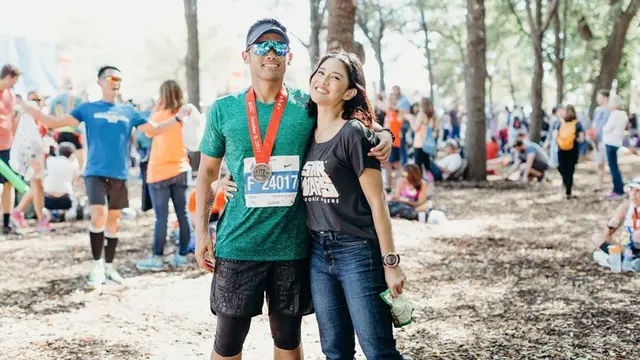 FOTO: Potret Dian Sastro Bersama Suami yang Selalu Harmonis