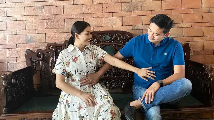 Tata Janeeta Melahirkan