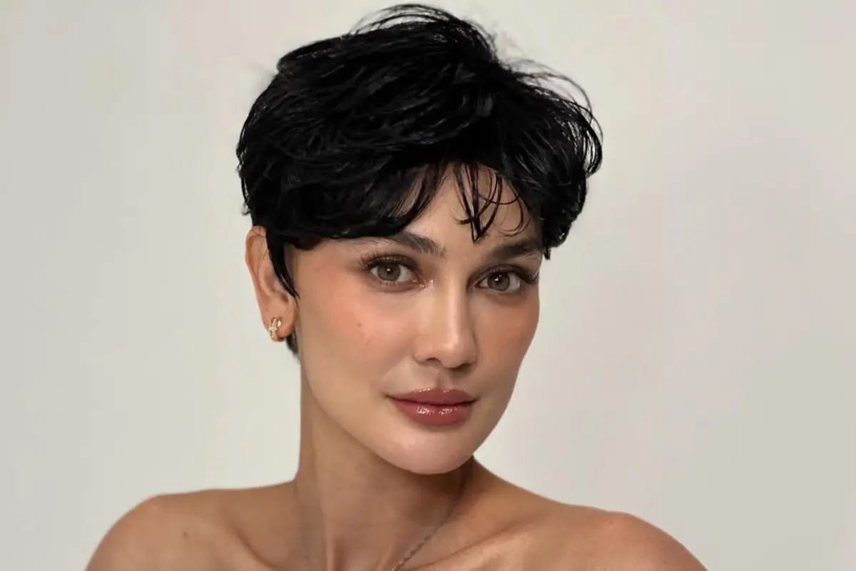 Luna Maya potong rambut pendek. (credit:instagram.com/hairbyranggayusuf)