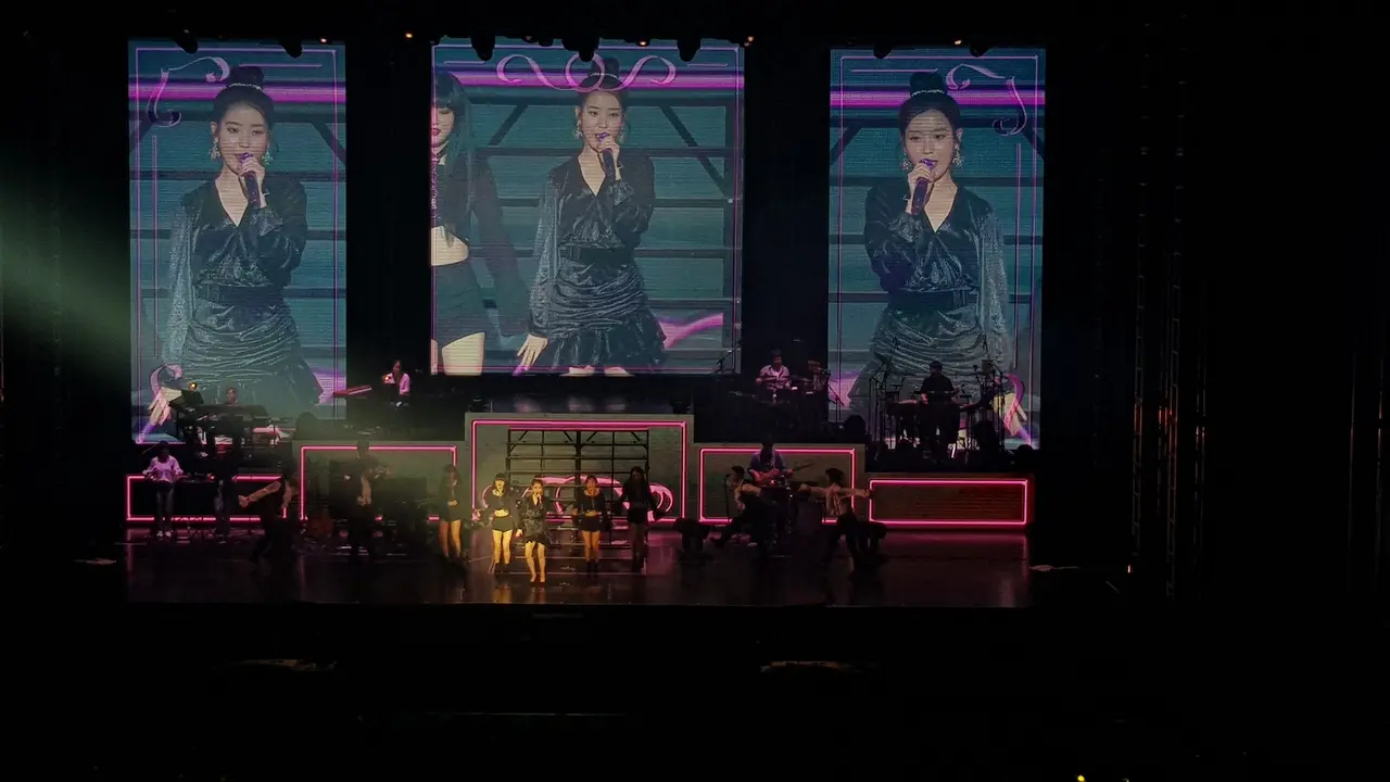Konser IU "Love Poem" di Jakarta. (Ratnaning Asih/ Liputan6.com)