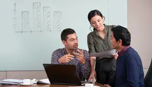 Ilustrasi rekan kerja di kantor/copyright freepik.com/pressfoto