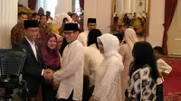 Anies Baswedan dan Sandiaga Uno menghadiri open house Presiden Jokowi di Istana (Liputan6.com/ Septian Deny)