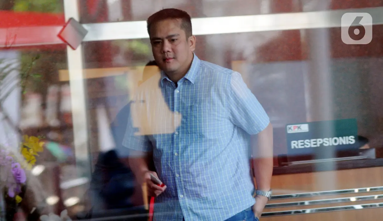 Putra Menkumham Yasonna Laoly, Yamitema Tirtajaya Laoly memenuhi panggilan penyidik akan menjalani pemeriksaan di Gedung KPK, Jakarta, Senin (18/11/2019). Yamitema diperiksa sebagai saksi untuk tersangka Kepala Dinas PUPR Kota Medan nonaktif Isa Ansyari.  (merdeka.com/Dwi Narwoko)