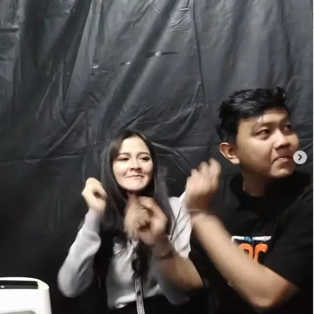 Dituding Pernah Jadi Wanita Simpanan, Ini 6 Potret Bella Bonita dan Denny Caknan Usai Nikah