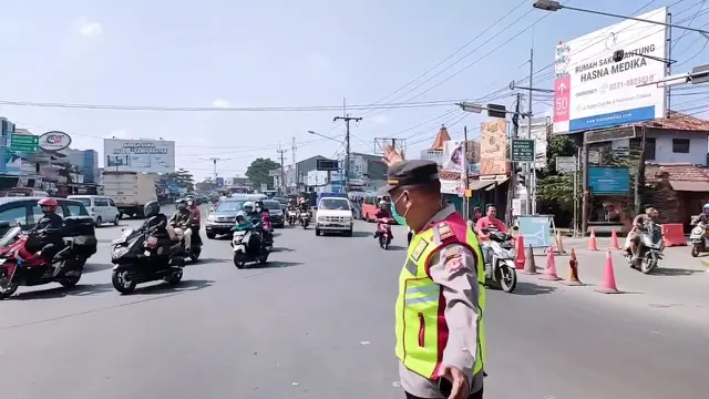 Info Arus Balik 2022: Pantura Cirebon Arah Jawa Tengah Padat Merayap Imbas Penerapan One Way