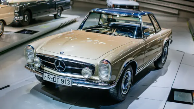 Mercedes-Benz W113 "Pagoda"