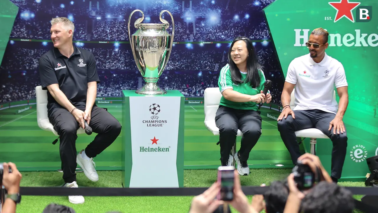 Kunjungan Bastian Schweinsteiger dan Luis Nani